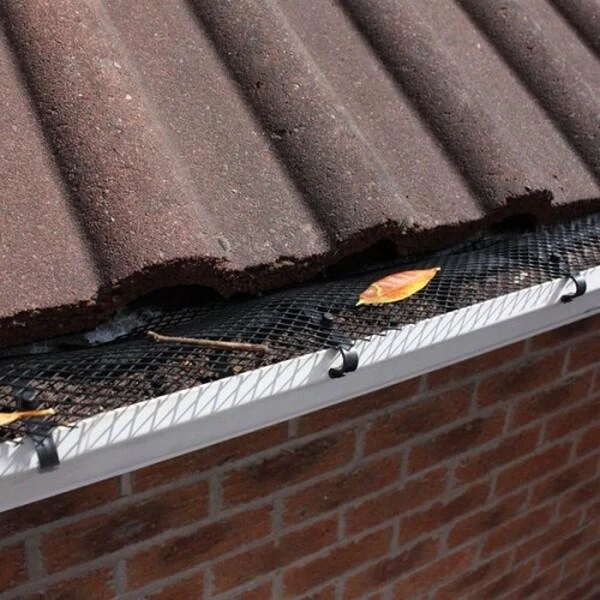 Dakgoot Beschermingsset Gaasrasters + Bladvangers 2 Dakgoot Beschermingsset Gaasrasters + Bladvangers - Afbeelding 2