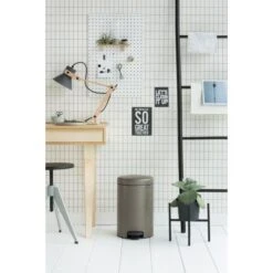 Pedaalemmer NewIcon BRABANTIA - 12 Liter Platinum -ESSCHERT DESIGN Winkel pedaalemmer newicon 12 l platinum 1608020856 3 600