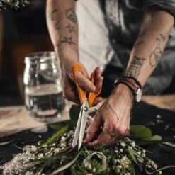 Universele Schaar Classic 21 Cm - Fiskars -ESSCHERT DESIGN Winkel universele schaar classic 21cm 1621502261 1 600